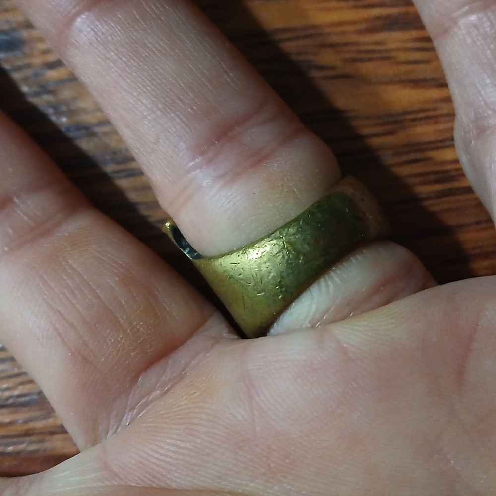 Ring - Picture 3 of 4